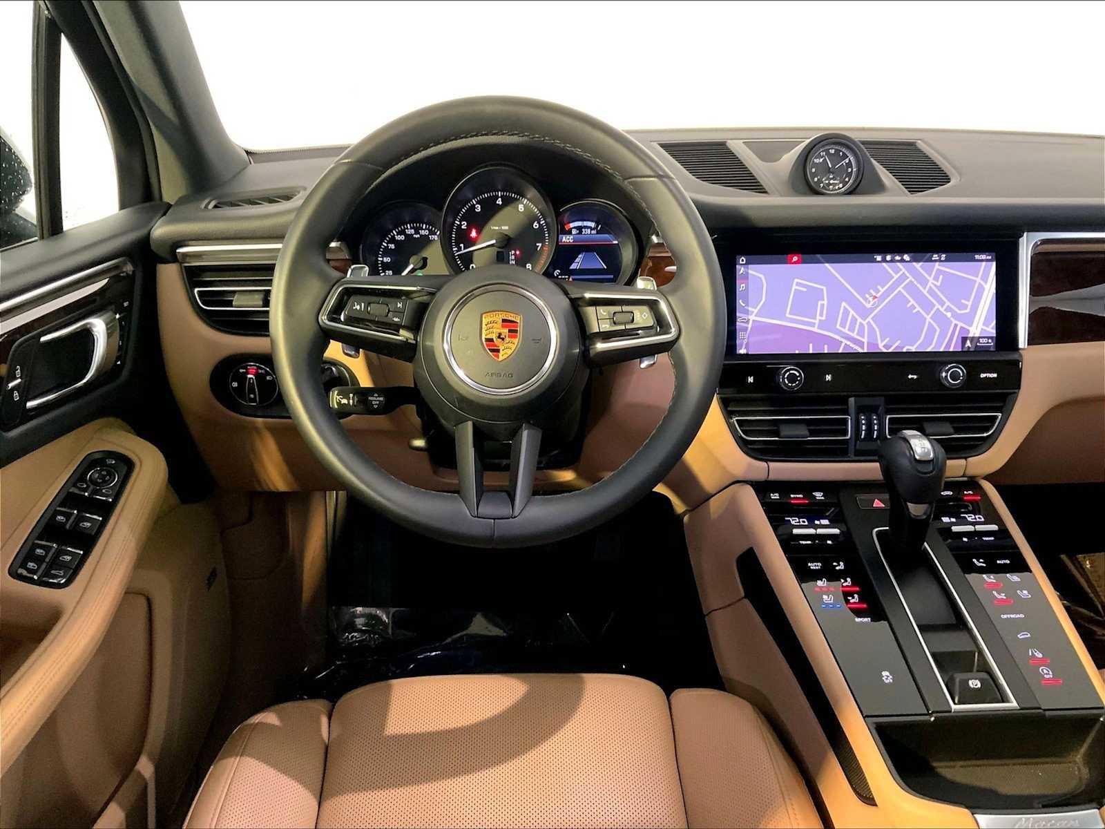 Certified 2023 Porsche Macan image 13