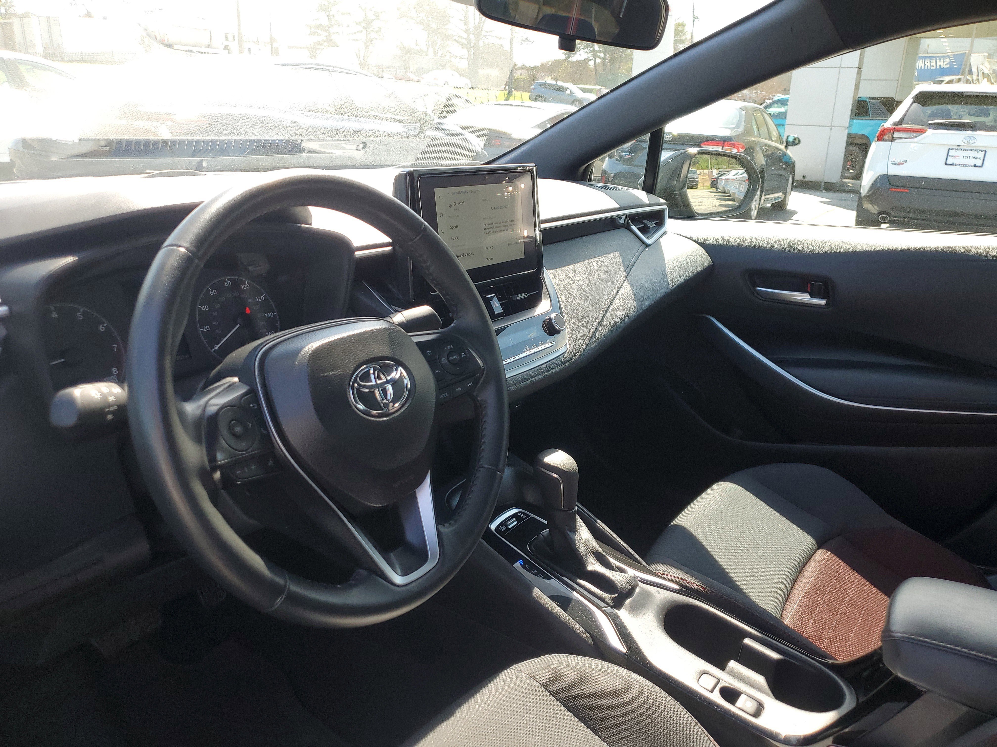 Used 2025 Toyota Corolla SE image 18