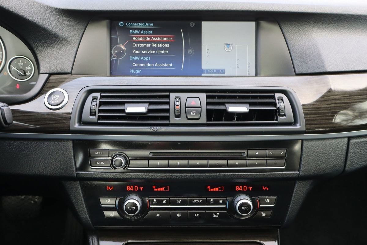 Used 2013 BMW 550i xDrive Sedan image 35