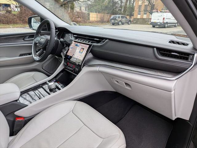 Certified 2023 Jeep Grand Cherokee L Overland AWD/4WD image 32