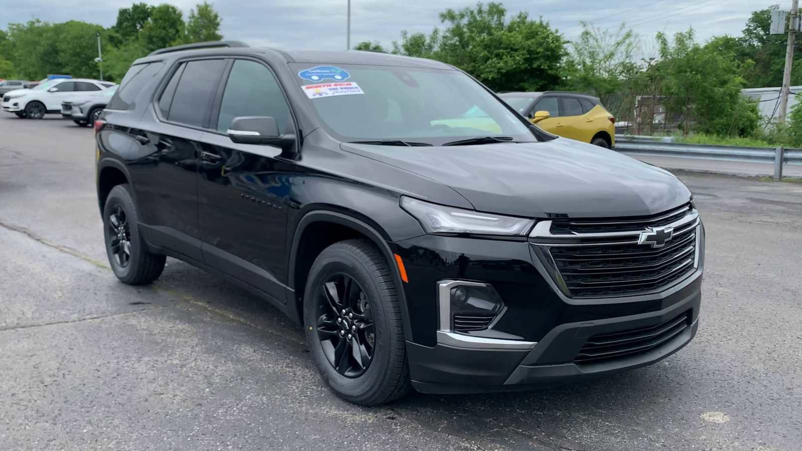 Certified 2023 Chevrolet Traverse LT w/ Midnight/Sport Edition AWD/4WD image 2