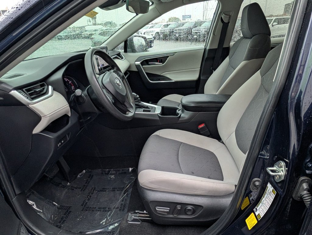 Used 2024 Toyota RAV4 XLE AWD/4WD image 14