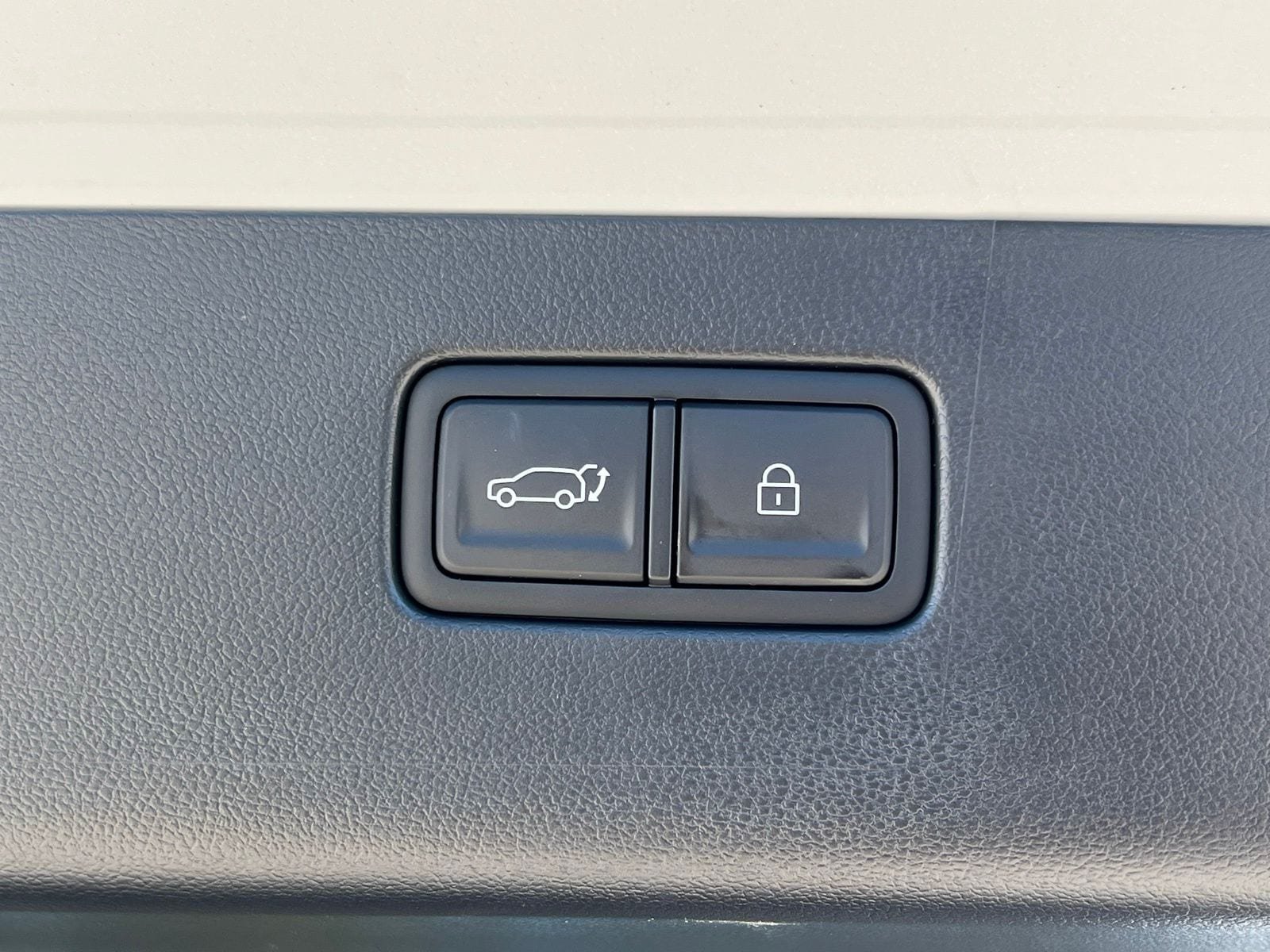 New 2026 Hyundai Ioniq 9 SE AWD/4WD image 16