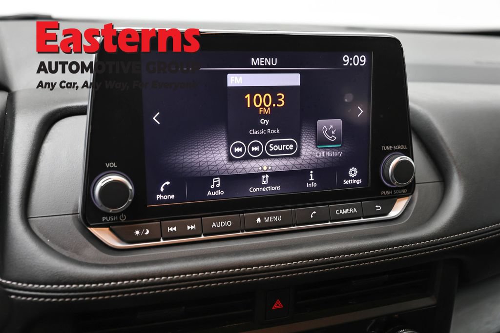 Used 2024 Nissan Rogue S AWD/4WD image 19