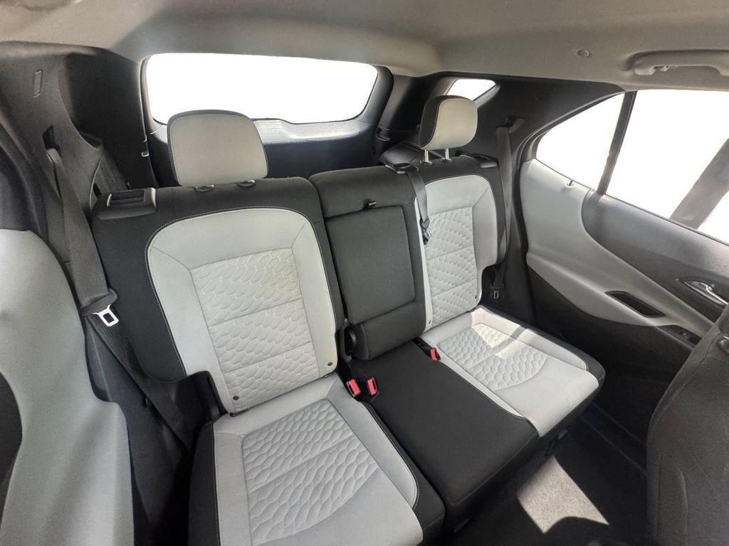 Used 2018 Chevrolet Equinox LS FWD image 16