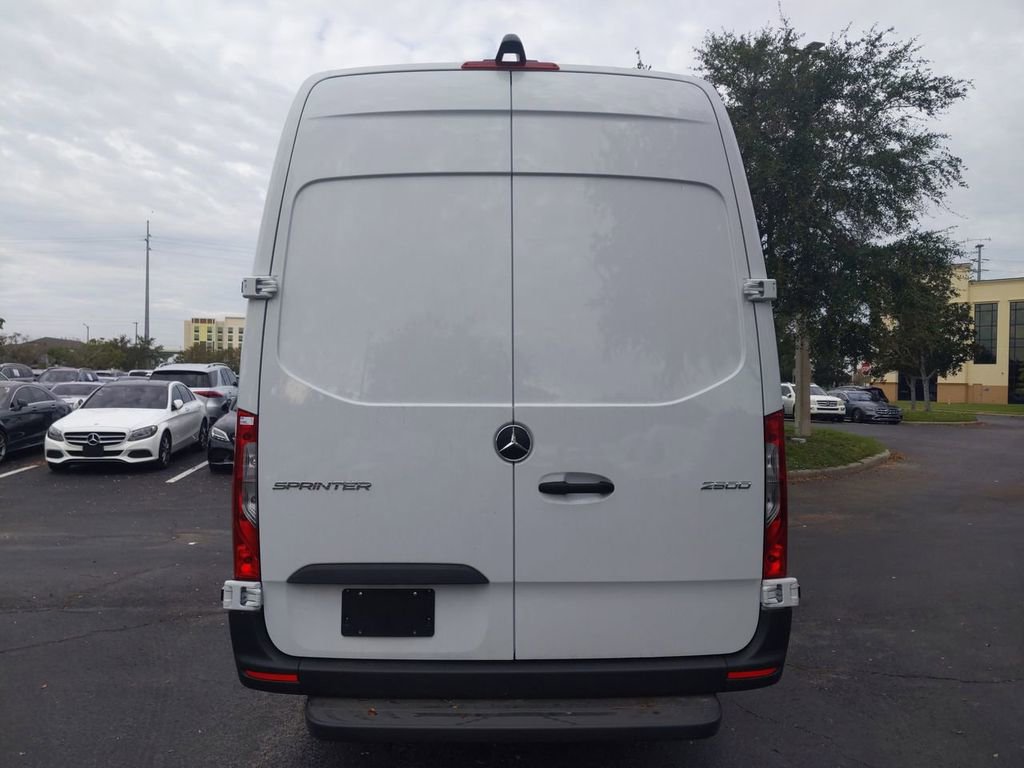 Used 2022 Mercedes-Benz Sprinter 2500 image 3