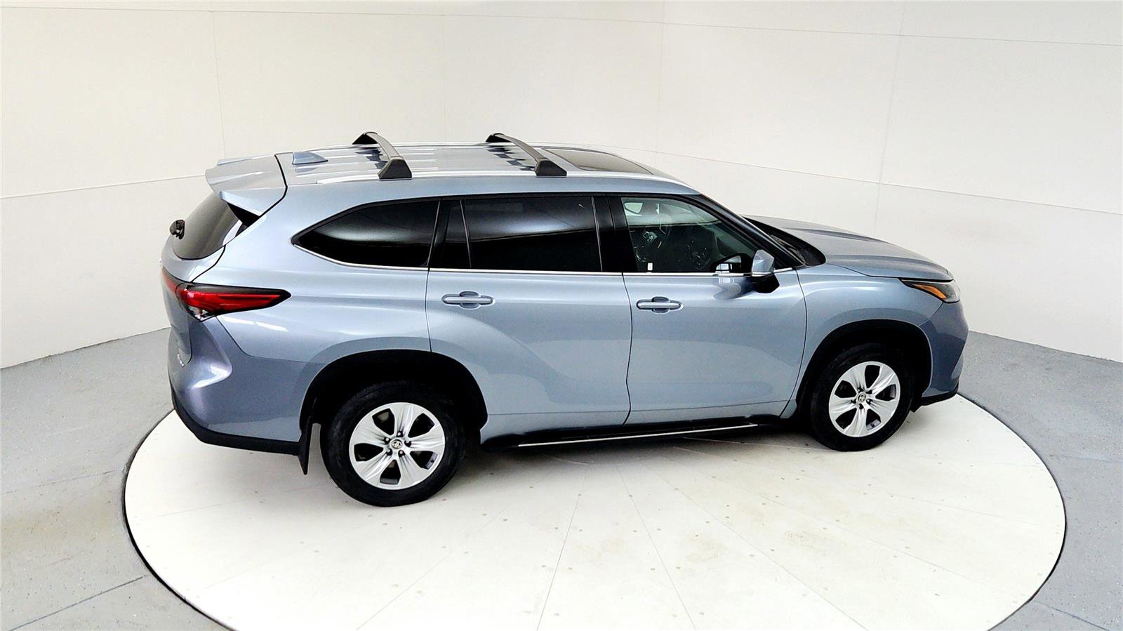 Certified 2021 Toyota Highlander XLE image 18