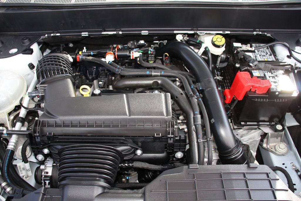 Certified 2025 Ford Maverick XL w/ Equipment Group 102A AWD/4WD image 29