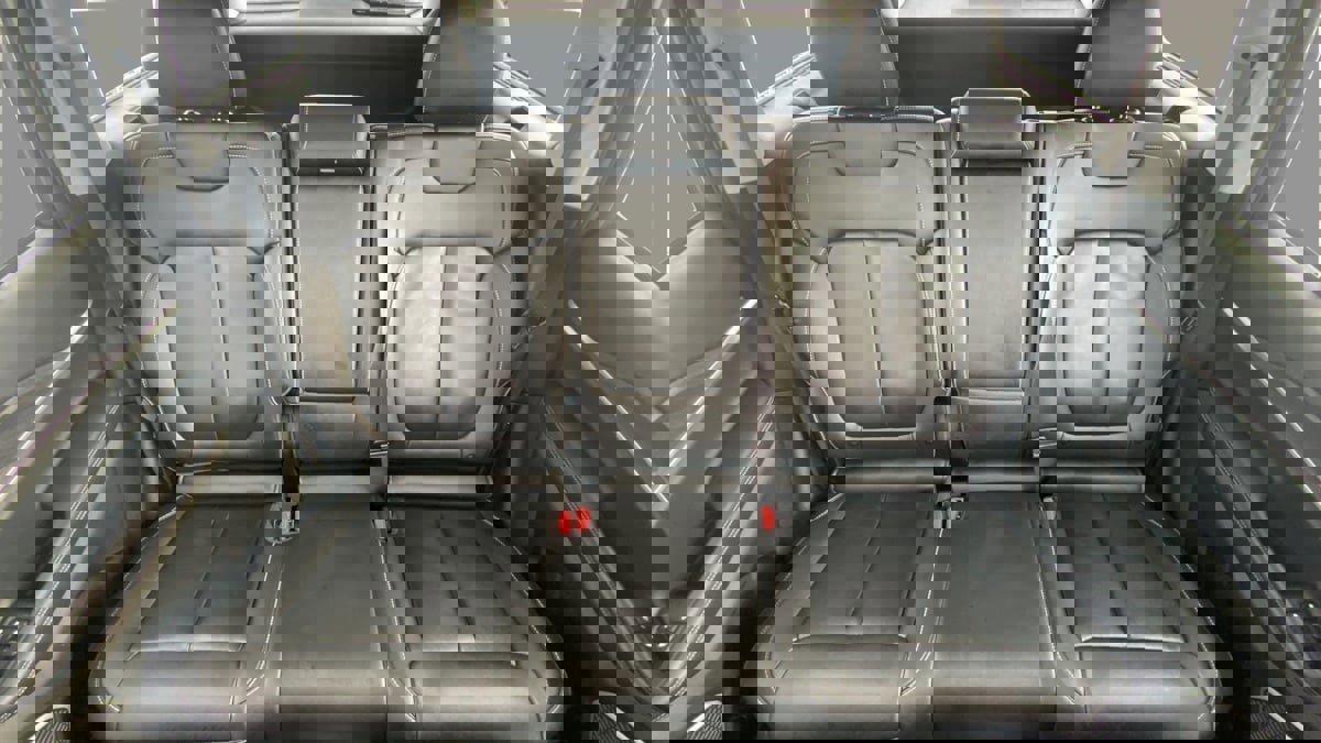 Used 2022 Jeep Grand Cherokee Limited image 14