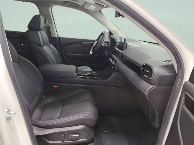 Used 2025 Honda Pilot Touring image 18