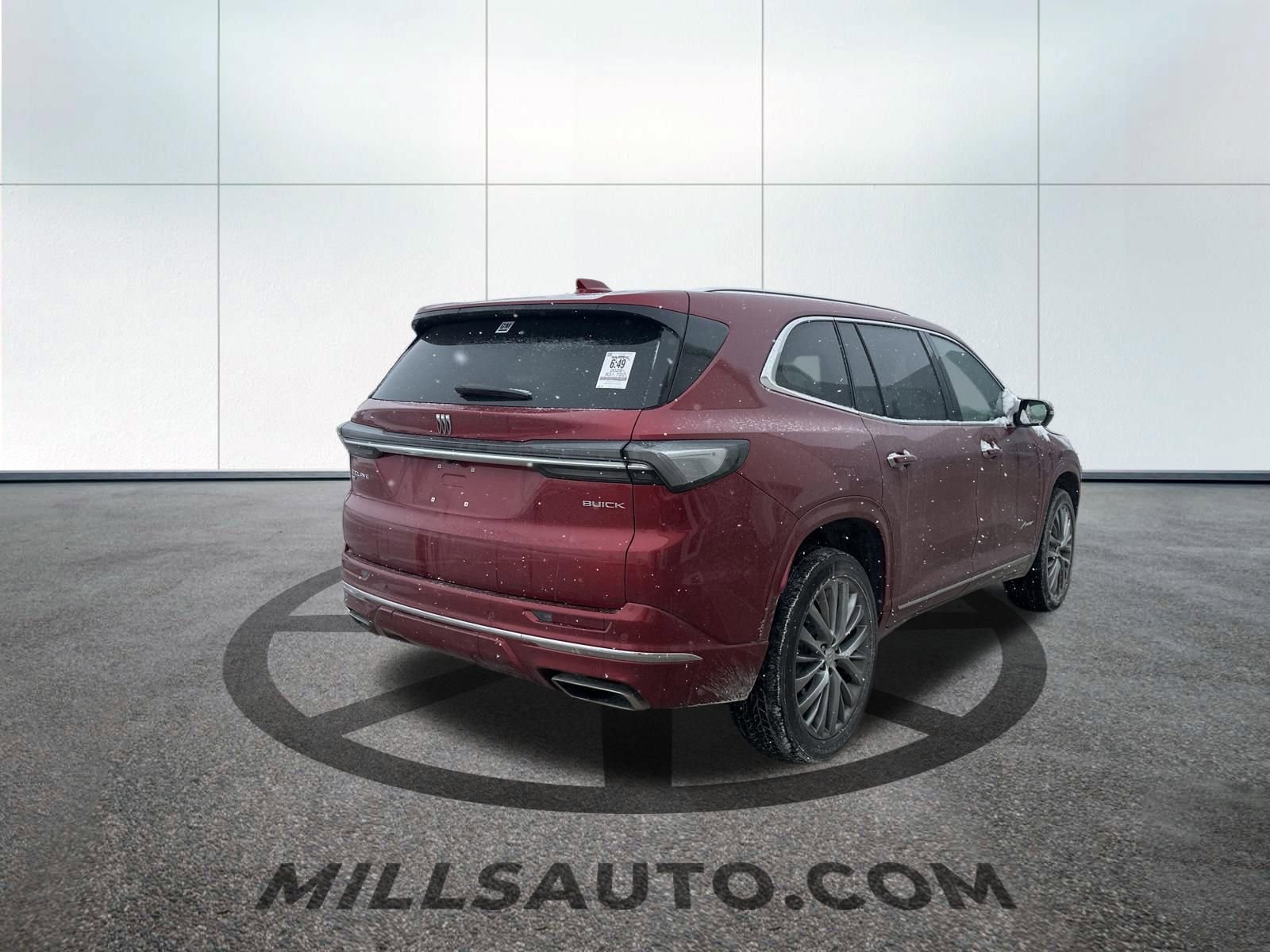 Used 2025 Buick Enclave Avenir image 5