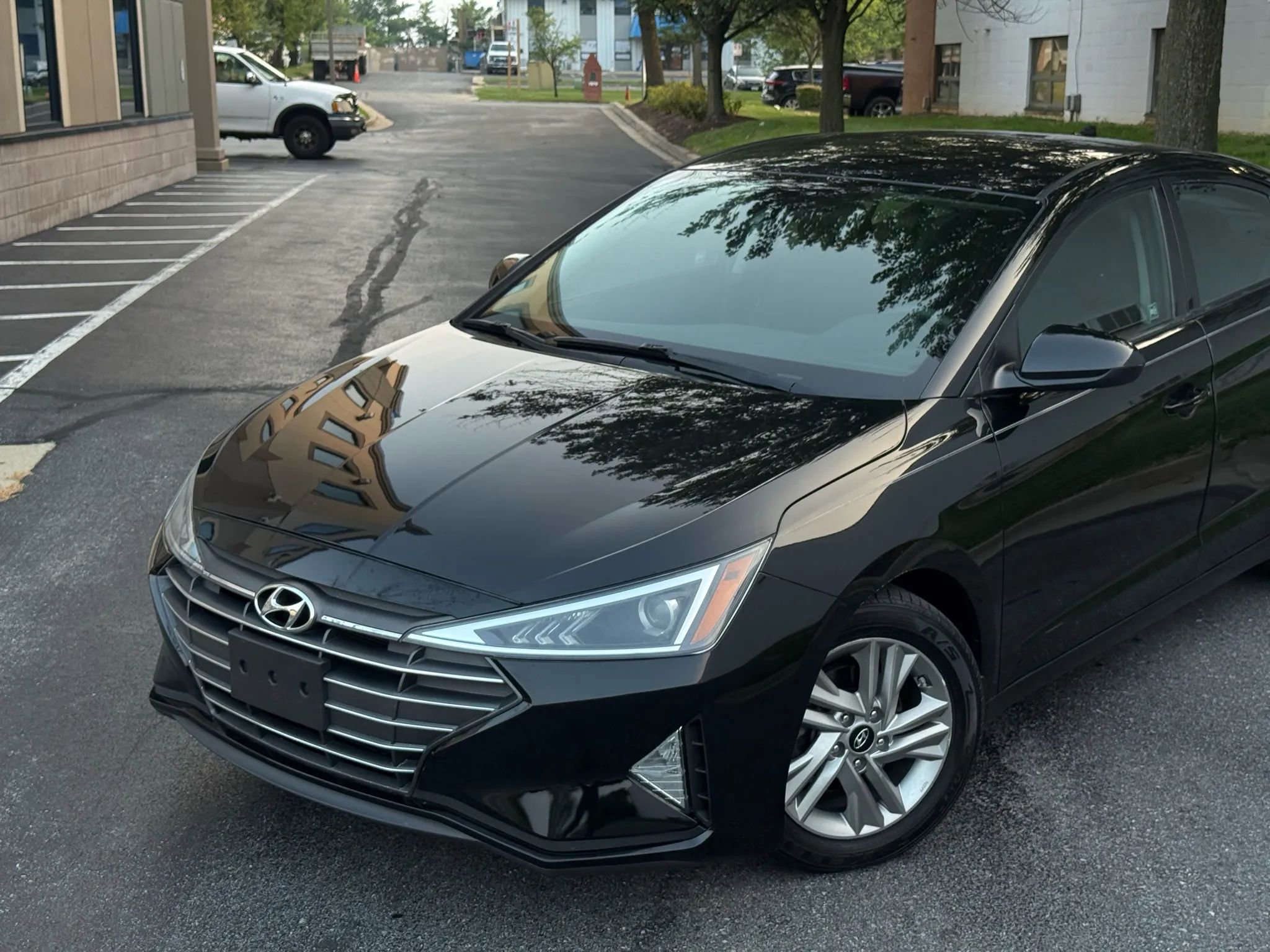 Used 2020 Hyundai Elantra SEL w/ Winter Weather Package image 2