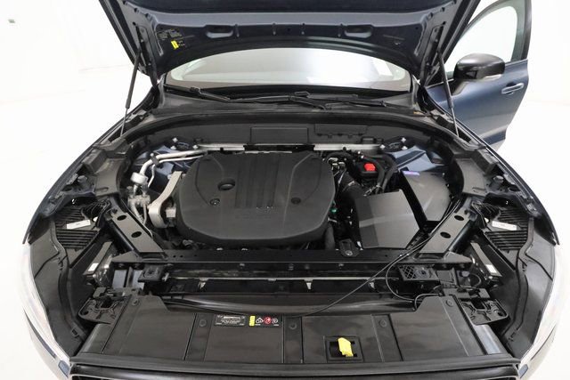 Used 2024 Volvo XC60 B5 Plus image 5
