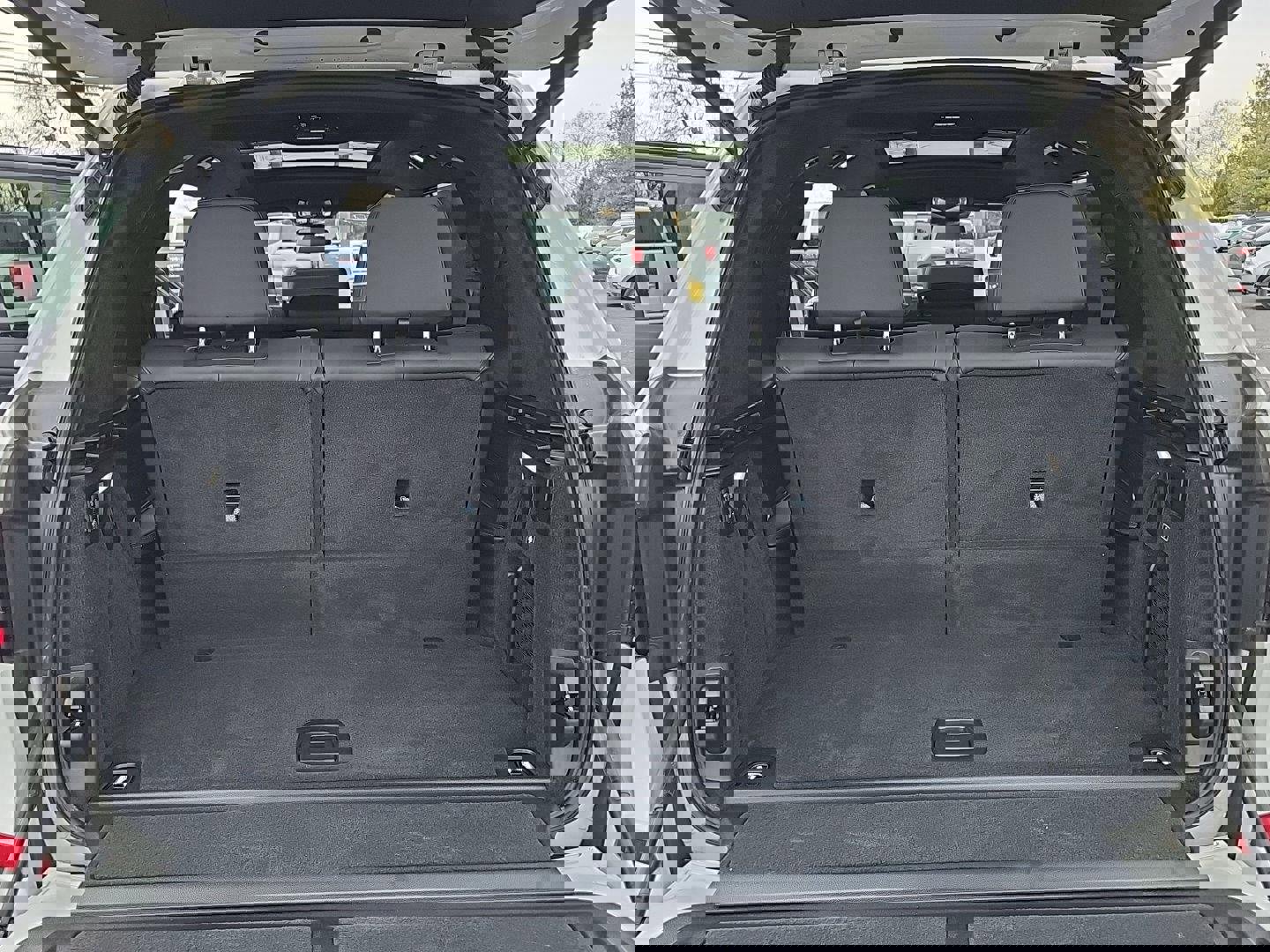 Used 2023 BMW X7 M60i w/ Executive Package image 31