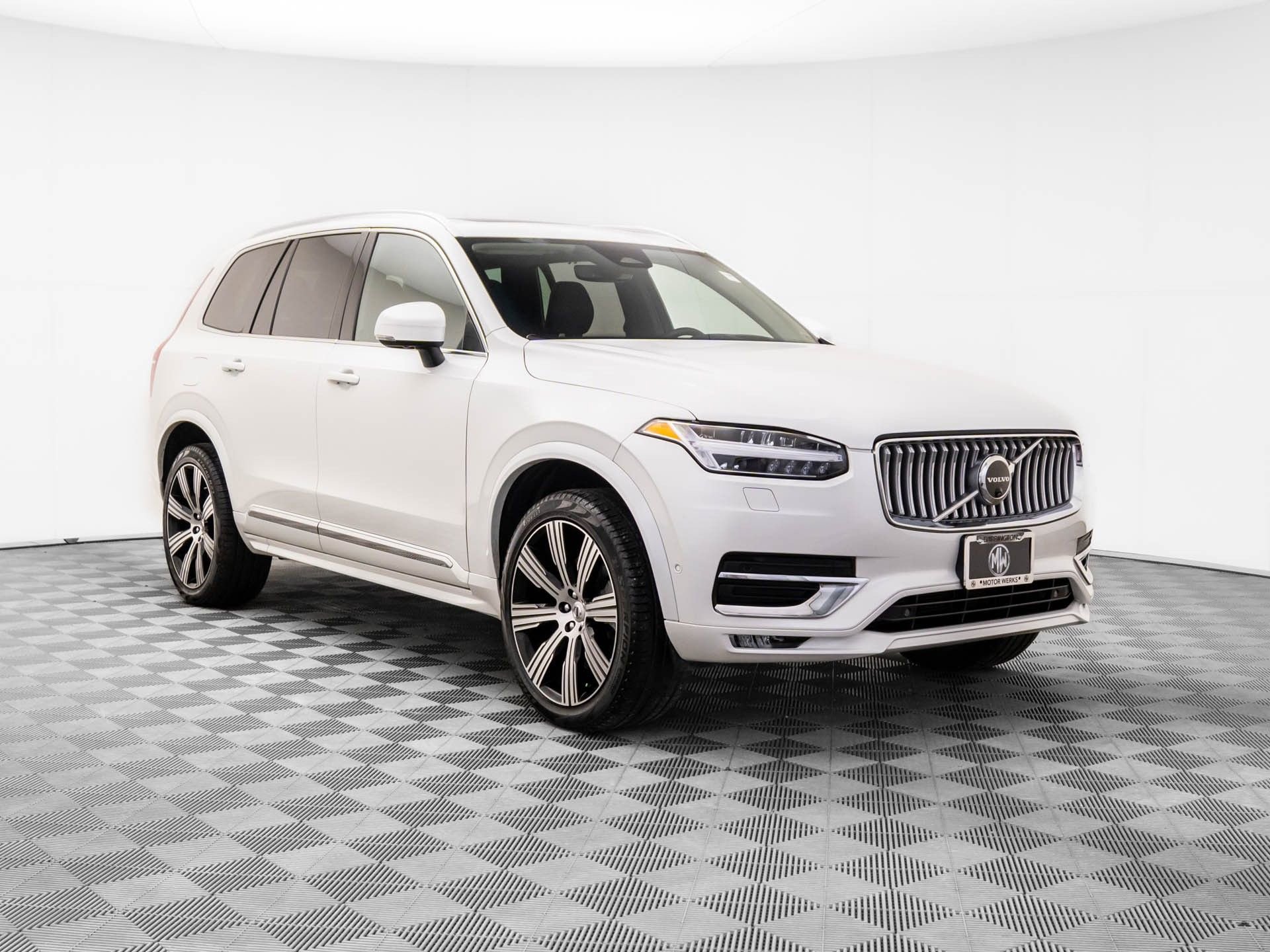 Used 2024 Volvo XC90 B6 Ultimate w/ Protection Package image 8