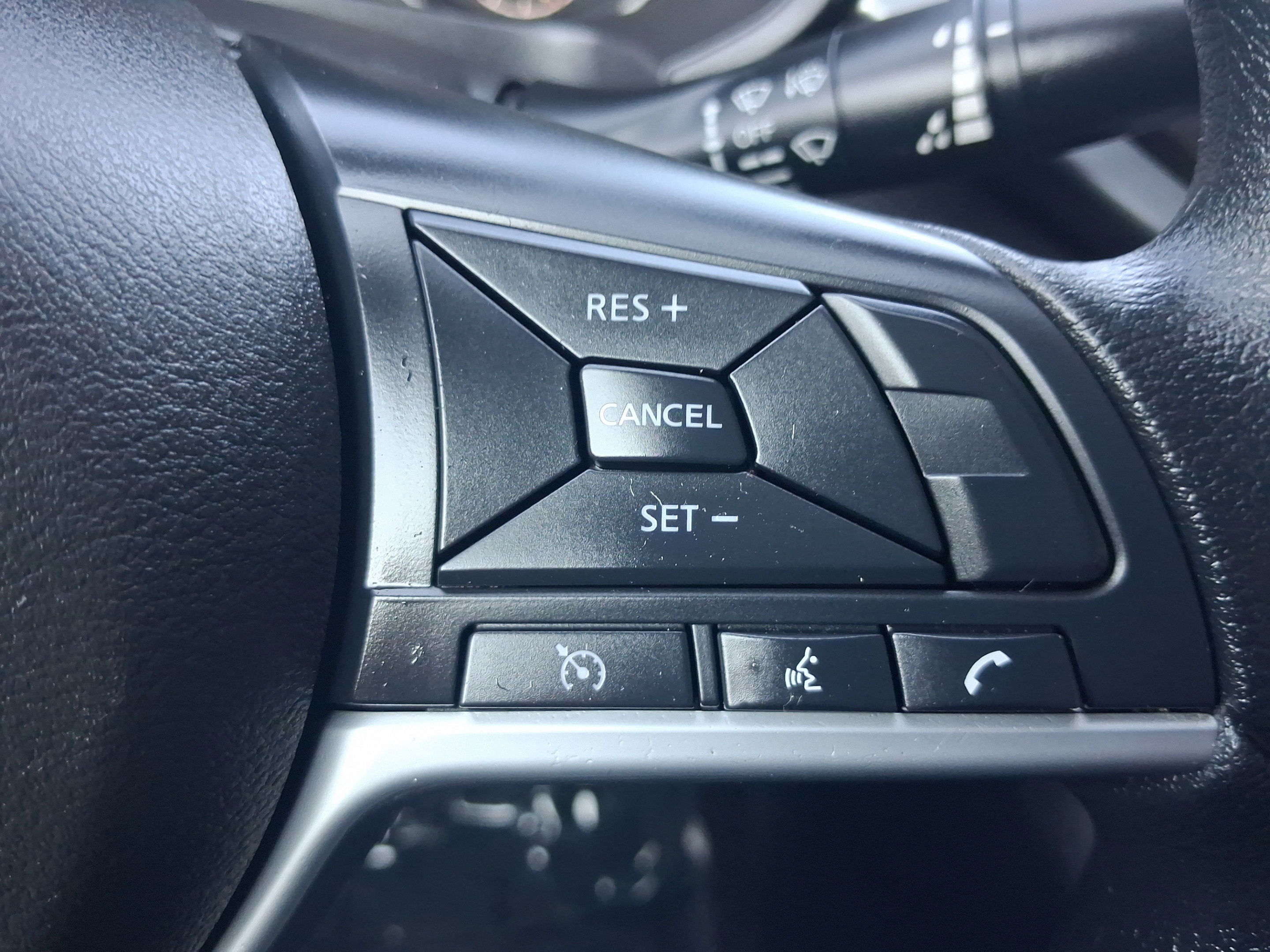 Used 2025 Nissan Altima 2.5 SV FWD image 19