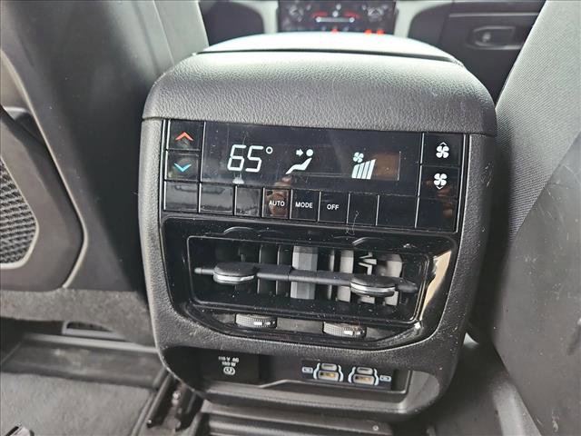 Used 2023 Jeep Grand Cherokee L Laredo RWD image 15