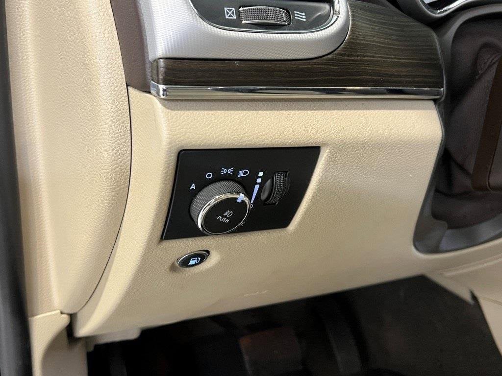 Used 2020 Jeep Grand Cherokee Summit w/ Platinum Series Group image 27