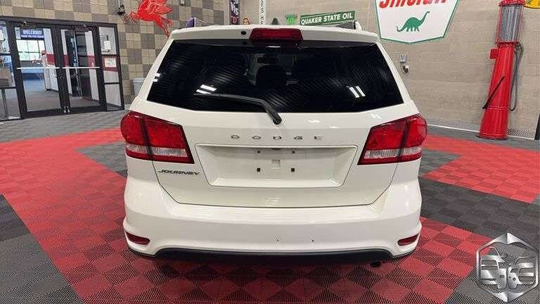 Used 2019 Dodge Journey SE w/ Connectivity Group image 8