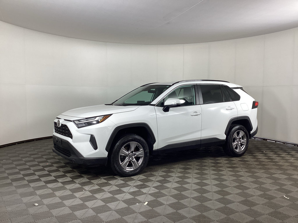Used 2023 Toyota RAV4 XLE AWD/4WD image 5