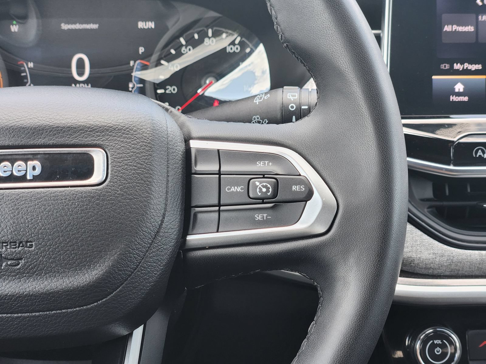 Used 2024 Jeep Compass Latitude AWD/4WD image 32
