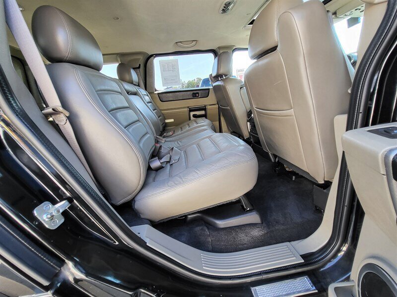 Used 2003 HUMMER H2 w/ Preferred Equipment Group AWD/4WD image 11