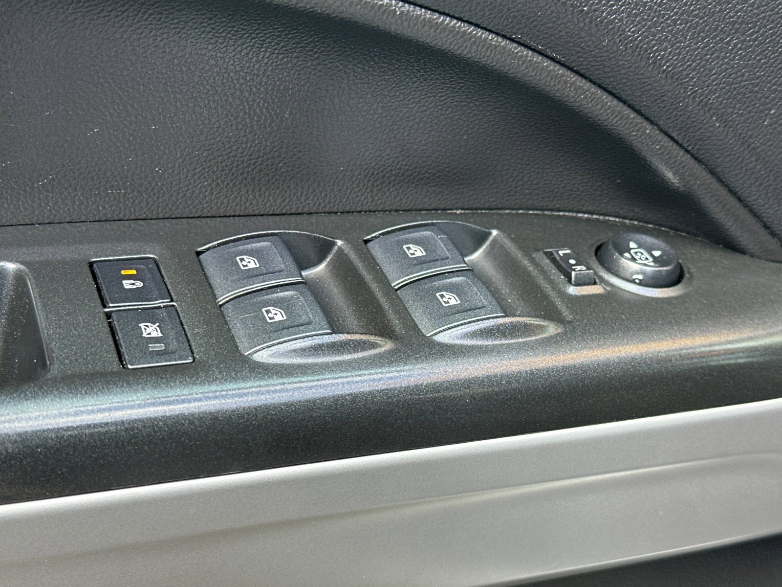 Used 2018 Chevrolet Colorado LT w/ LT Convenience Package image 12