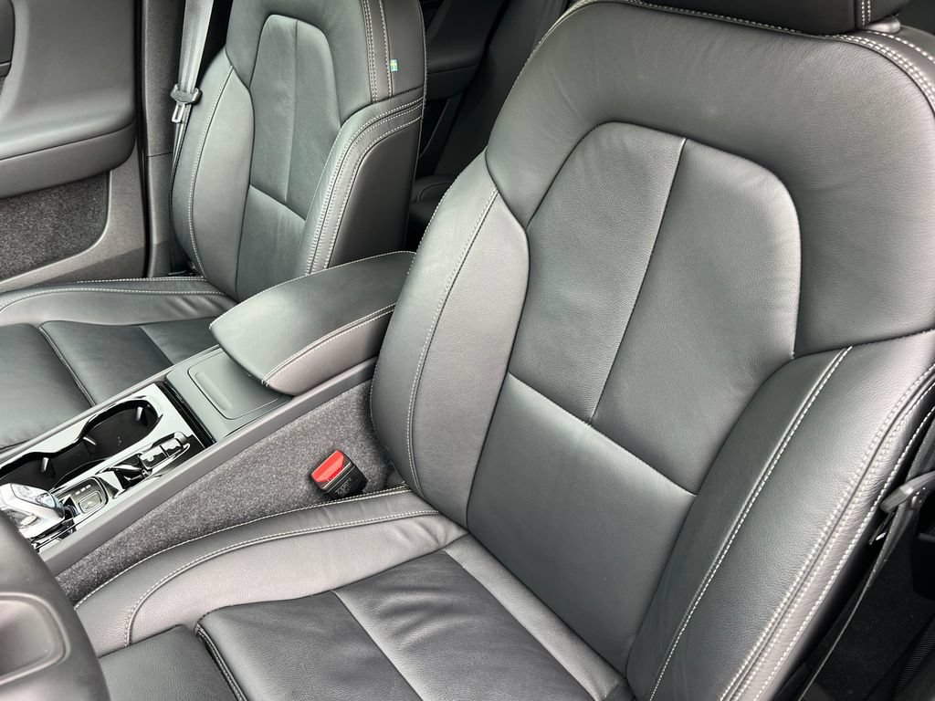 Used 2023 Volvo XC40 B5 Ultimate w/ Protection Package Premier AWD/4WD image 15