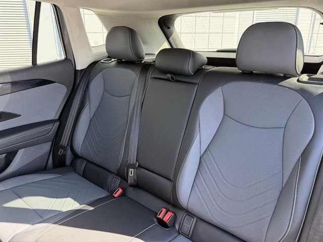 New 2026 Volkswagen Tiguan SE image 18
