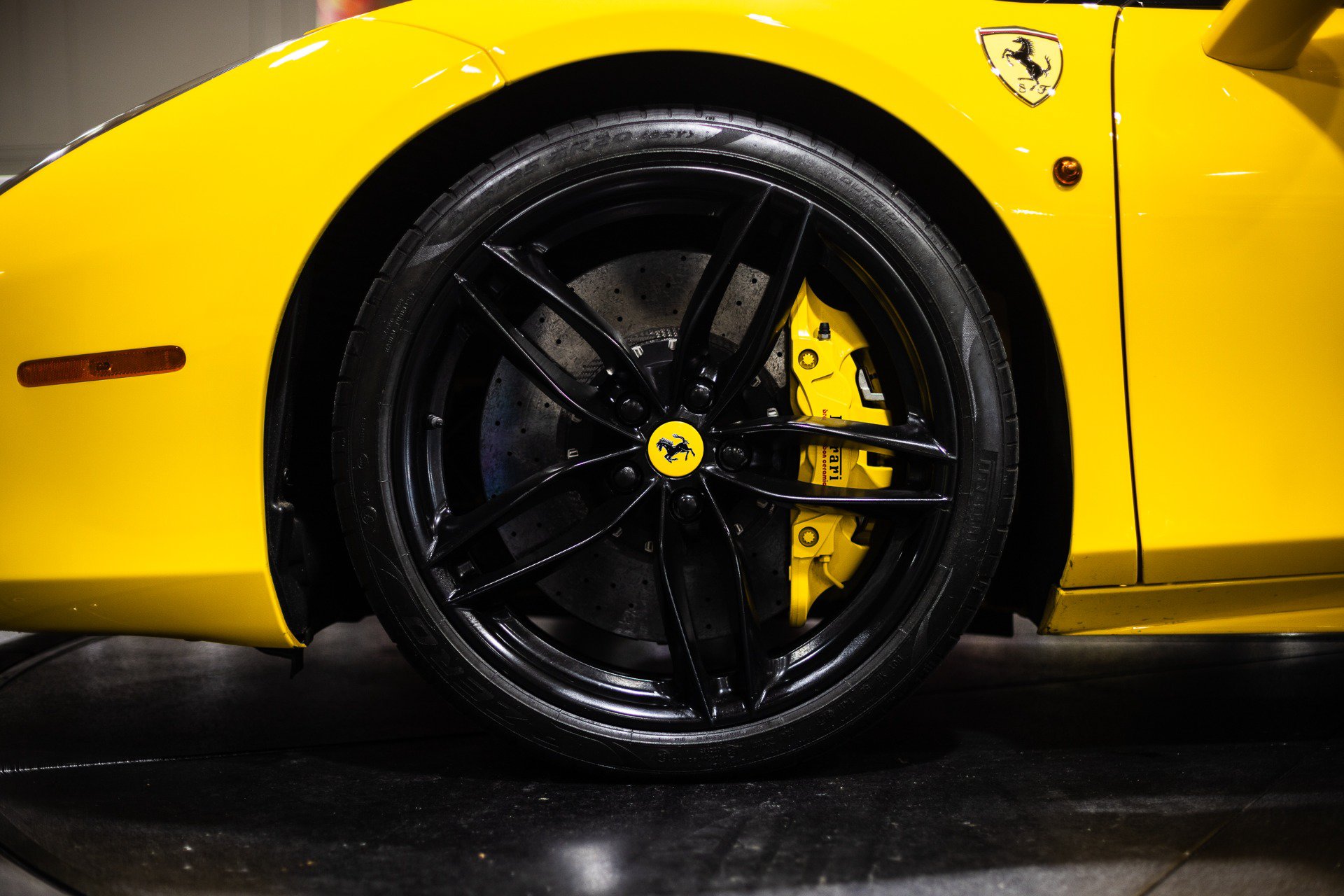 Used 2018 Ferrari 488 GTB RWD image 16