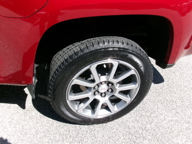 Used 2021 GMC Canyon Denali RWD image 10