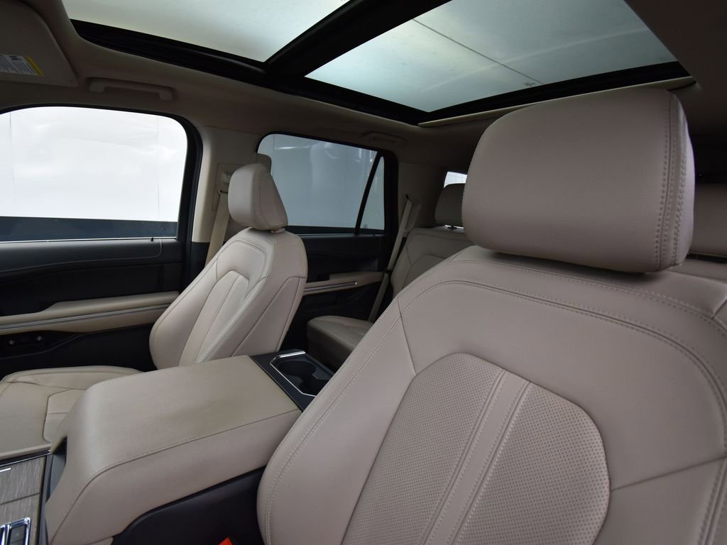 Used 2022 Ford Expedition Limited image 14