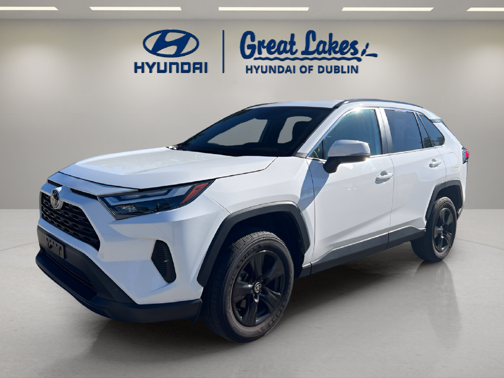 Used 2025 Toyota RAV4 XLE AWD/4WD image 1