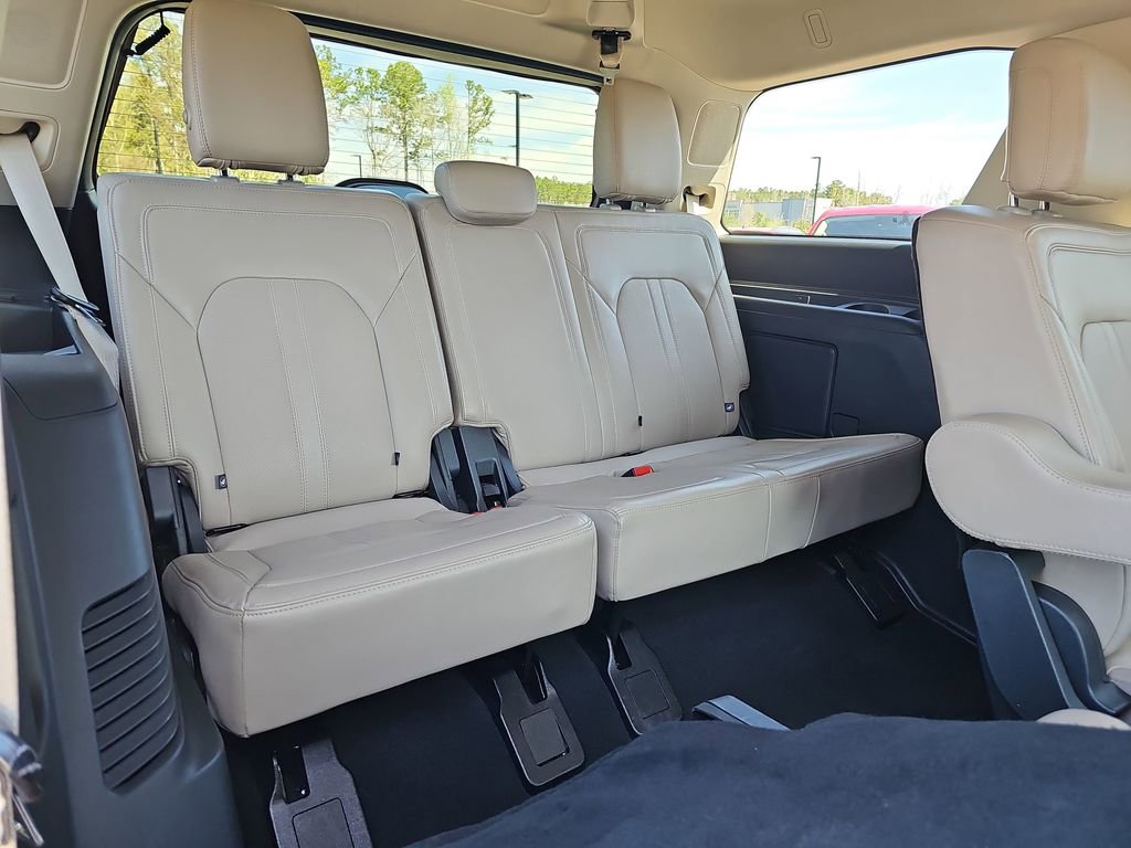 Used 2024 Ford Expedition Limited image 15
