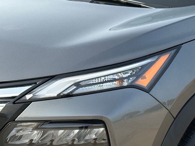 Used 2024 Nissan Rogue SV FWD image 4