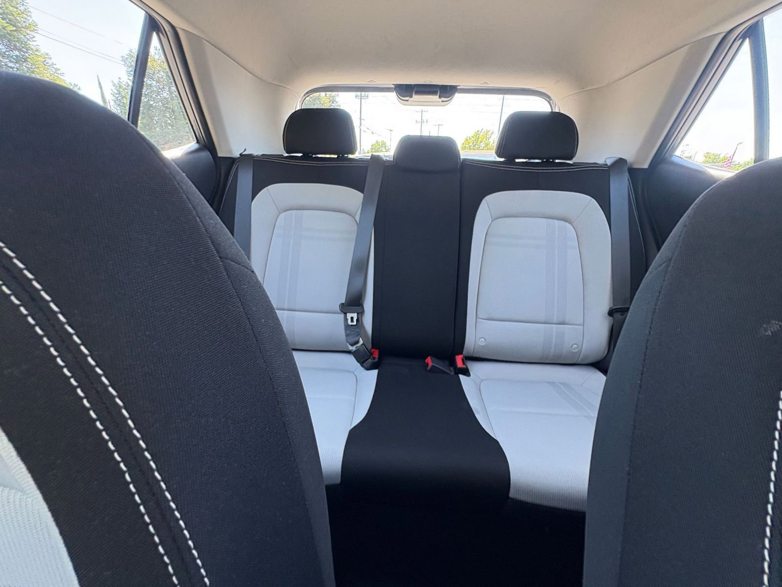 Used 2025 Hyundai Venue SEL FWD image 39