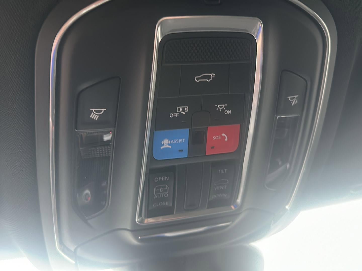 New 2025 Jeep Grand Cherokee L Altitude image 18