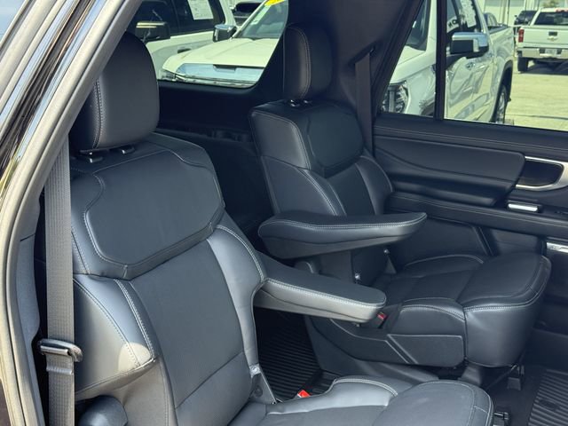 Used 2026 Ford Expedition Max Platinum w/ Stealth Performance Package AWD/4WD image 34