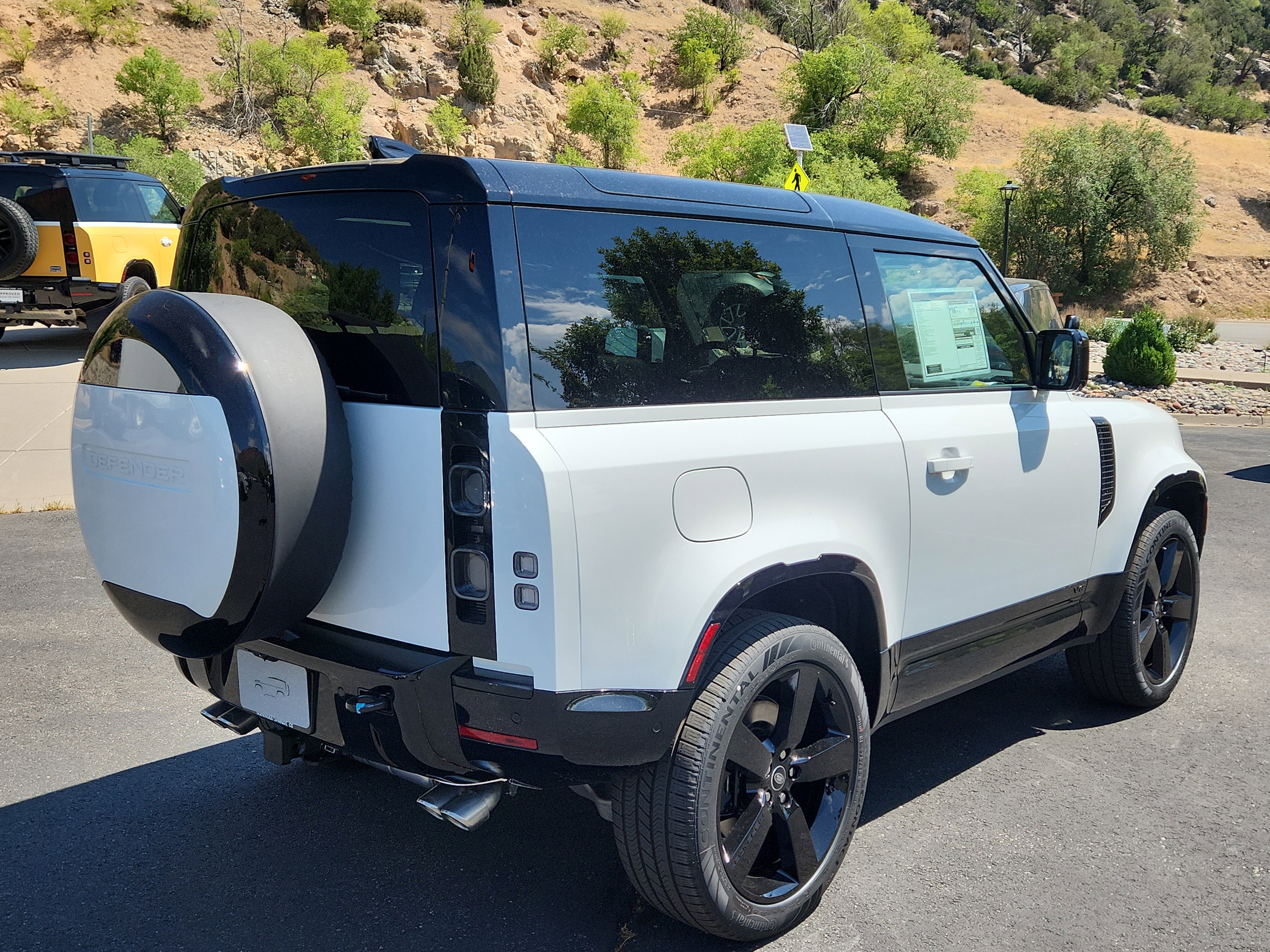 New 2025 Land Rover Defender 90 V8 image 3