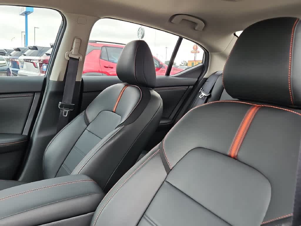Used 2025 Nissan Sentra SR w/ SR Premium Package FWD image 18