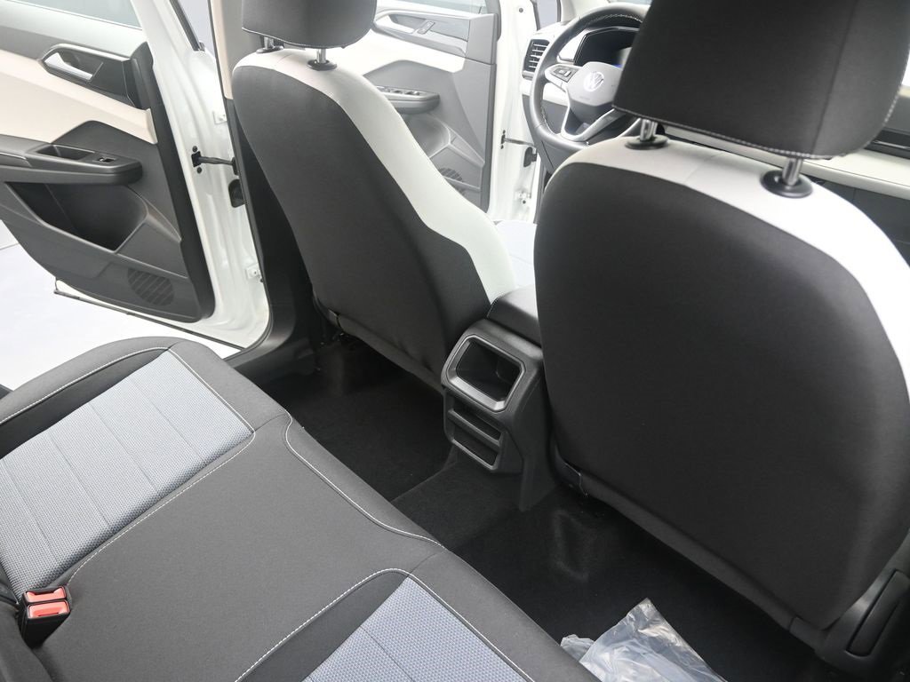 New 2025 Volkswagen Taos S image 15