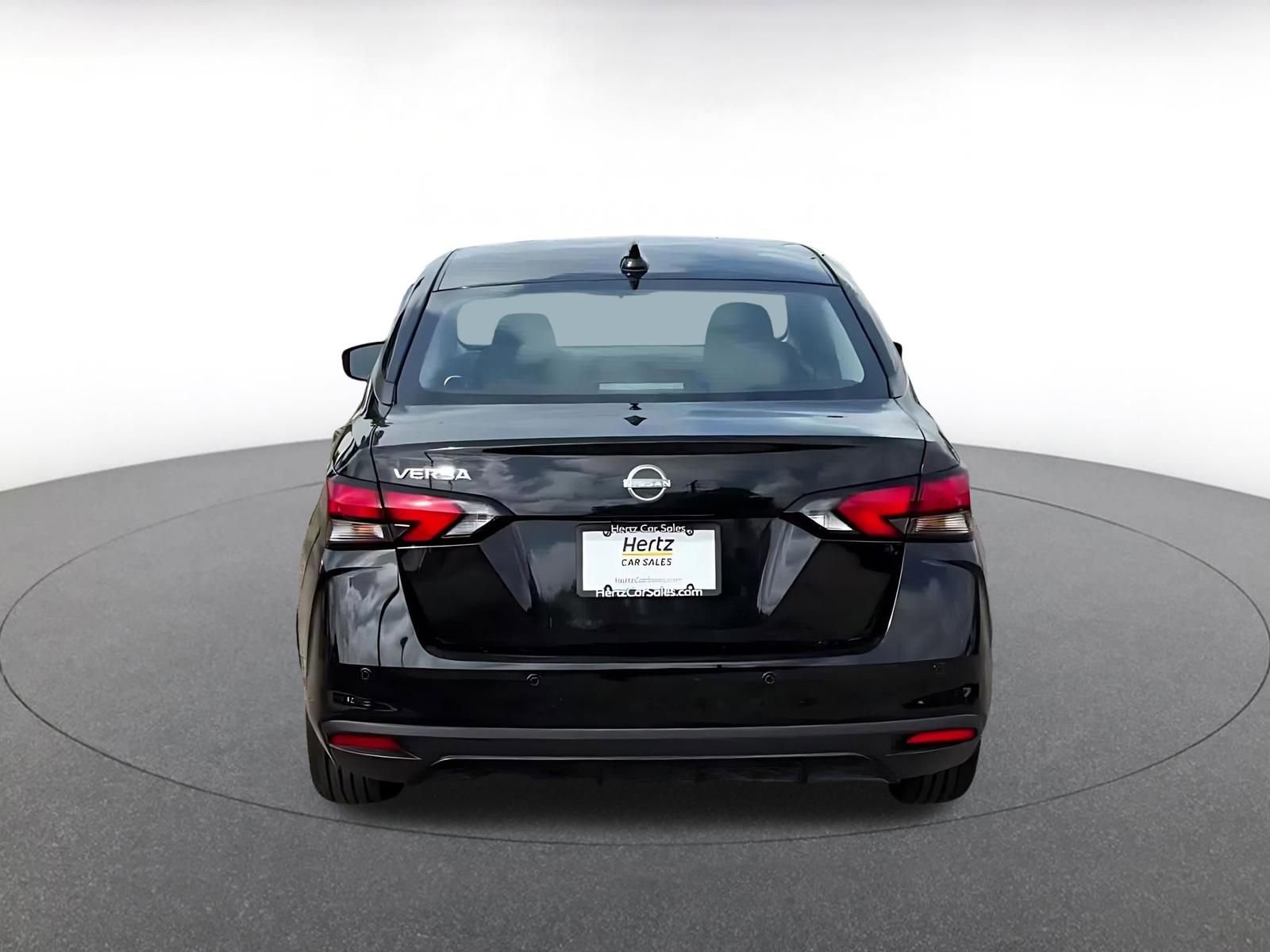 Used 2025 Nissan Versa SV image 10