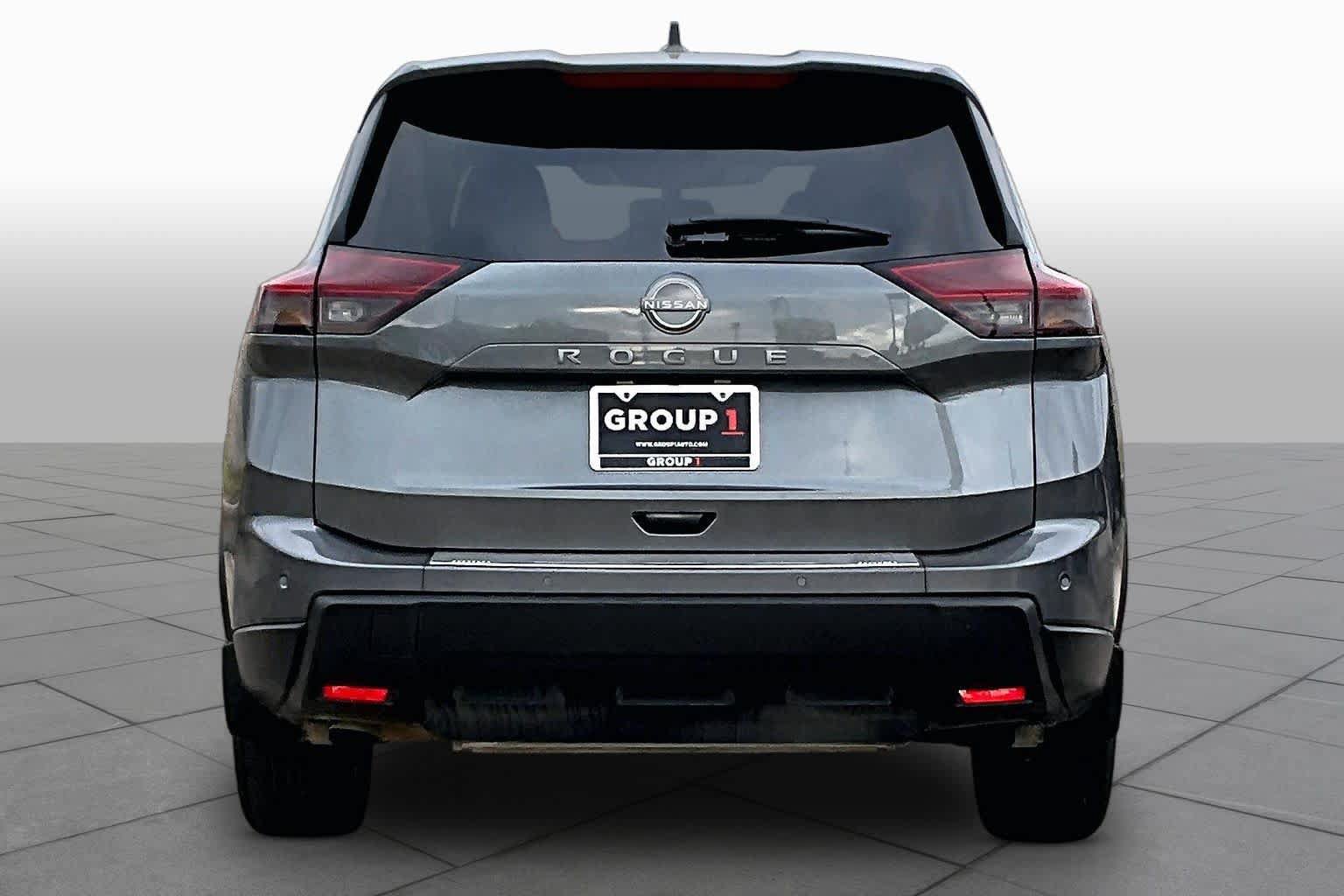 Certified 2026 Nissan Rogue SV FWD image 5