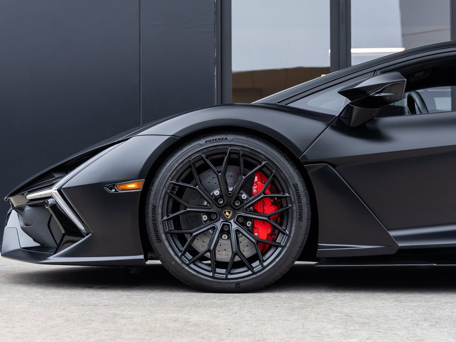 Used 2024 Lamborghini Revuelto image 12