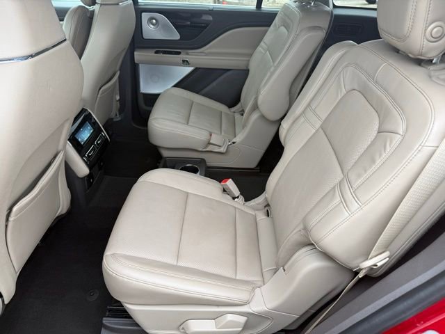 Used 2020 Lincoln Aviator Reserve w/ Equipment Group 202A image 14