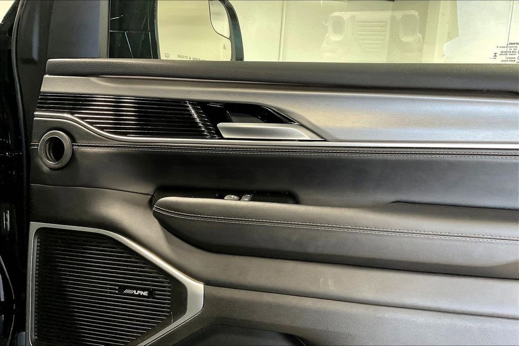 New 2025 Jeep Wagoneer L Series II w/ Premium Group I image 19