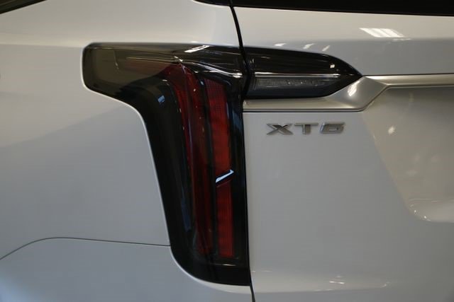 Certified 2023 Cadillac XT6 Sport w/ Technology Package AWD/4WD image 4