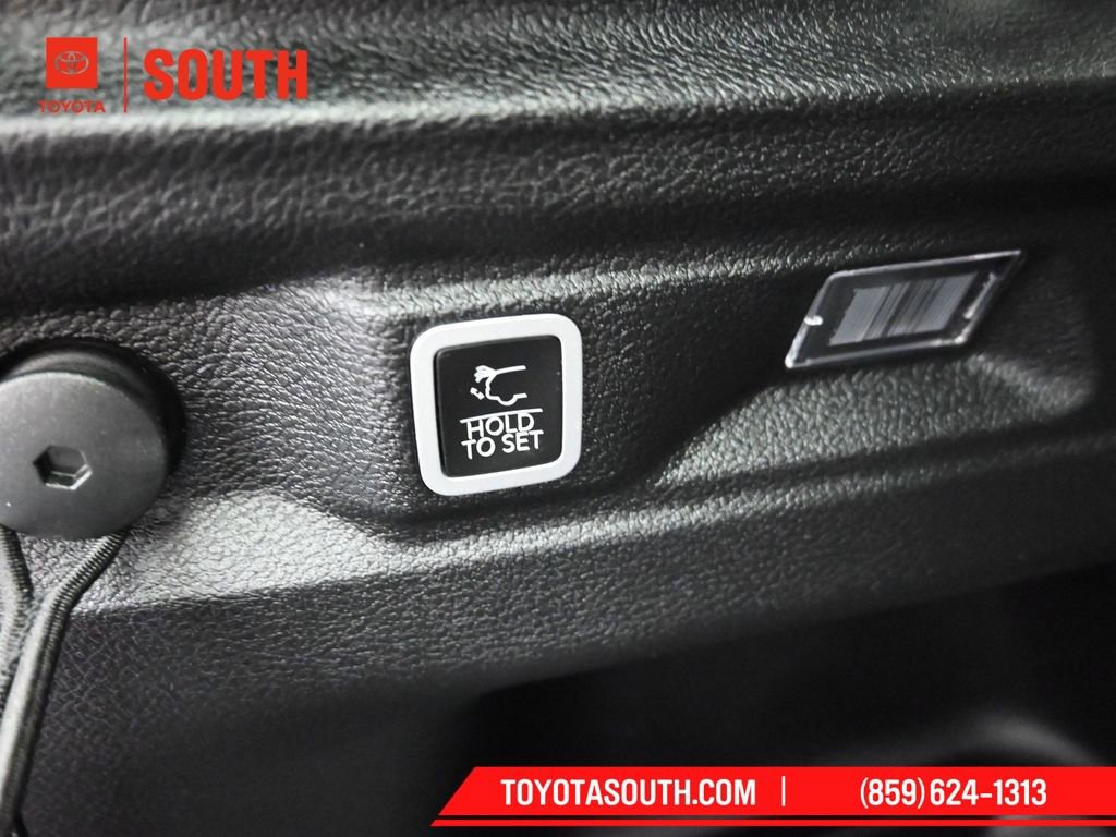 Used 2023 Jeep Grand Cherokee L Limited image 29