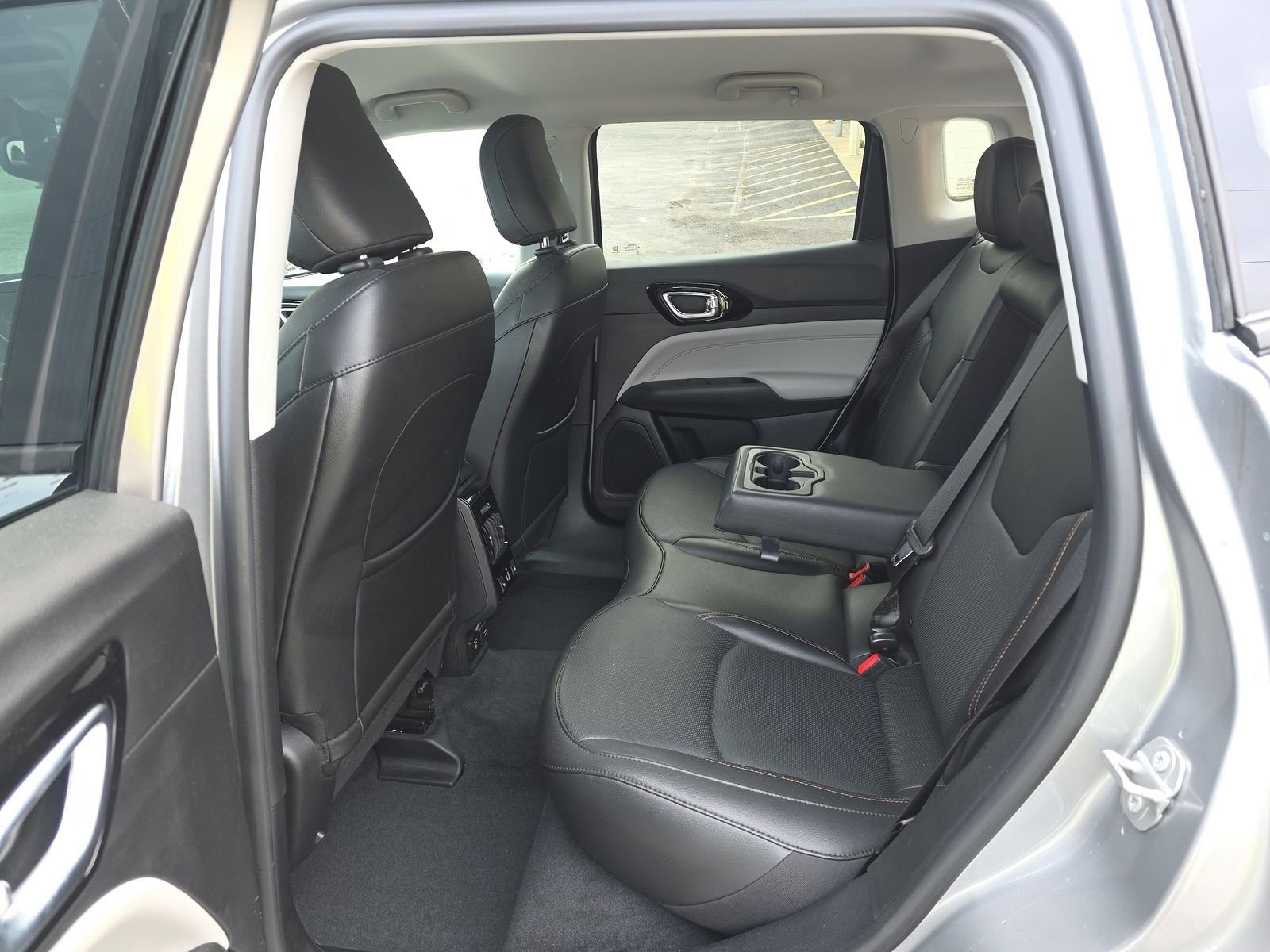 Used 2022 Jeep Compass Limited w/ Elite Group image 4