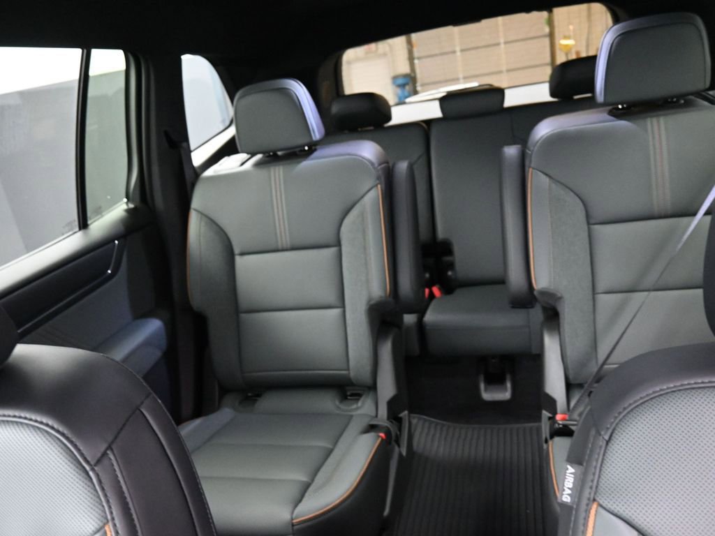 New 2026 GMC Acadia AT4 w/ Luxury Package AWD/4WD image 20